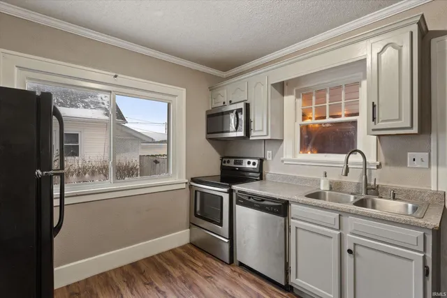 $199,999 | 1222 East Beardsley Avenue, Elkhart, IN 46514