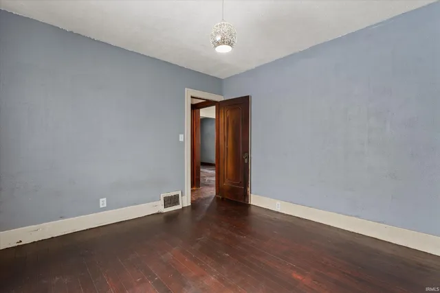 $199,999 | 1222 East Beardsley Avenue, Elkhart, IN 46514