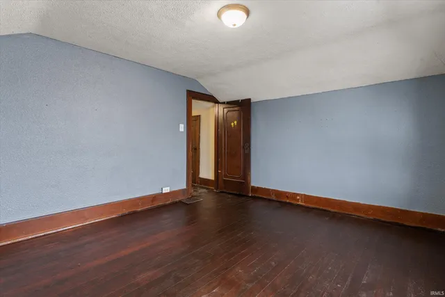 $199,999 | 1222 East Beardsley Avenue, Elkhart, IN 46514