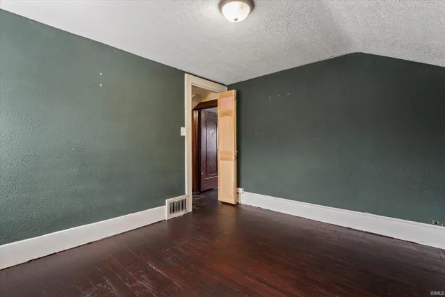 $199,999 | 1222 East Beardsley Avenue, Elkhart, IN 46514