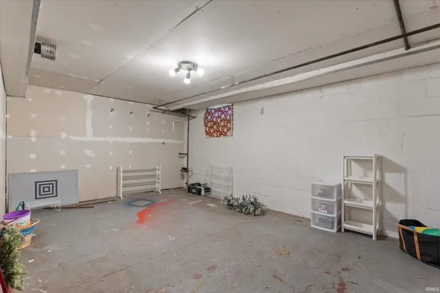 $199,999 | 1222 East Beardsley Avenue, Elkhart, IN 46514