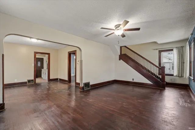 $199,999 | 1222 East Beardsley Avenue, Elkhart, IN 46514