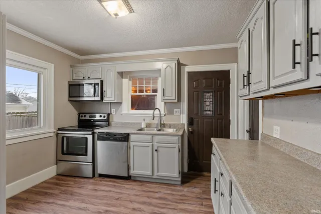 $199,999 | 1222 East Beardsley Avenue, Elkhart, IN 46514