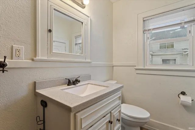 $199,999 | 1222 East Beardsley Avenue, Elkhart, IN 46514