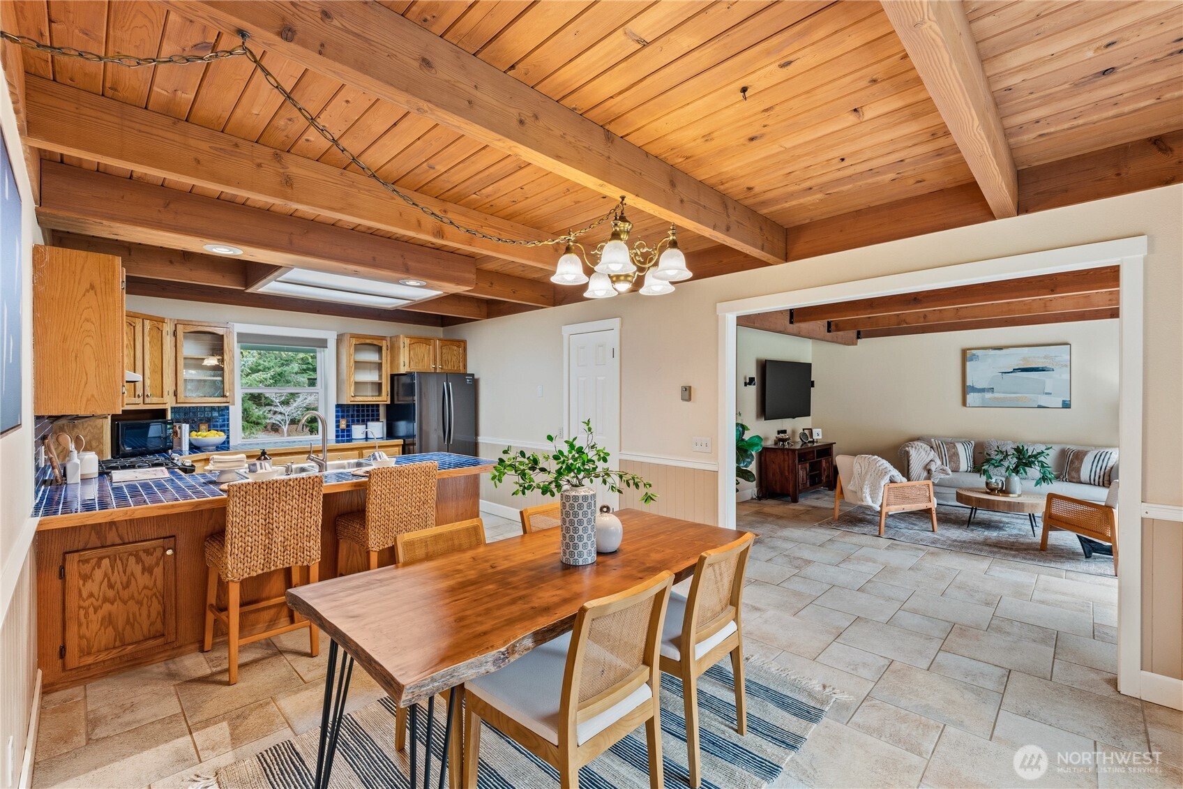 2513 29th Street Anacortes, WA 98221 - Photo 13 of 40