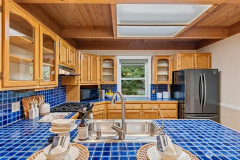 $800,000 | 2513 29th Street, Anacortes, WA 98221