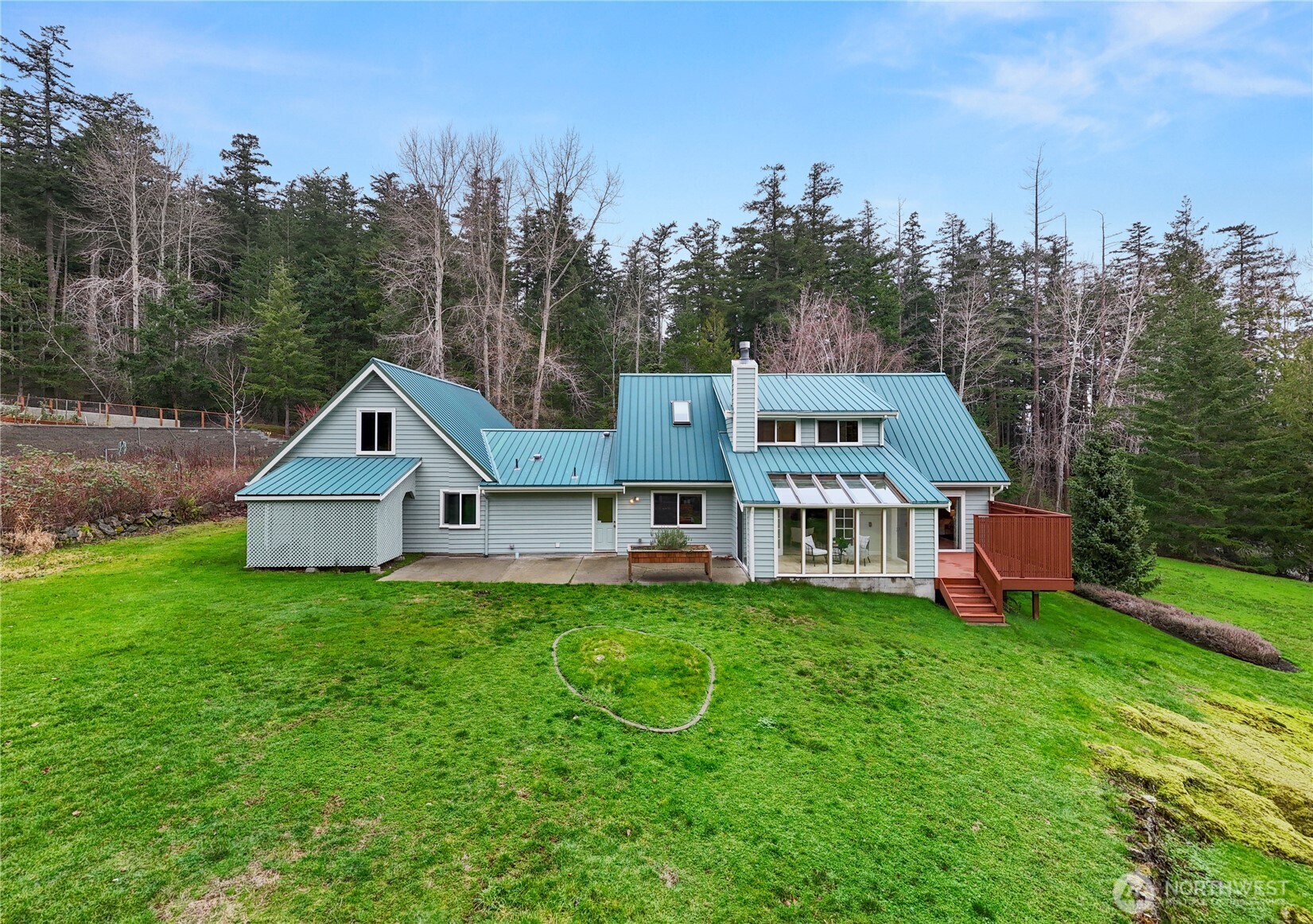 2513 29th Street Anacortes, WA 98221 - Photo 2 of 40