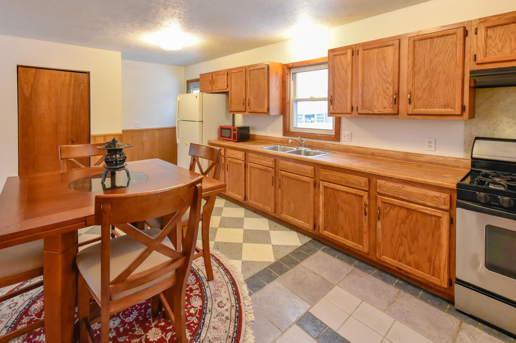 5625 Pratt Road Lake Ann, MI 49650 - Photo 5 of 25 1908005-4.JPG
