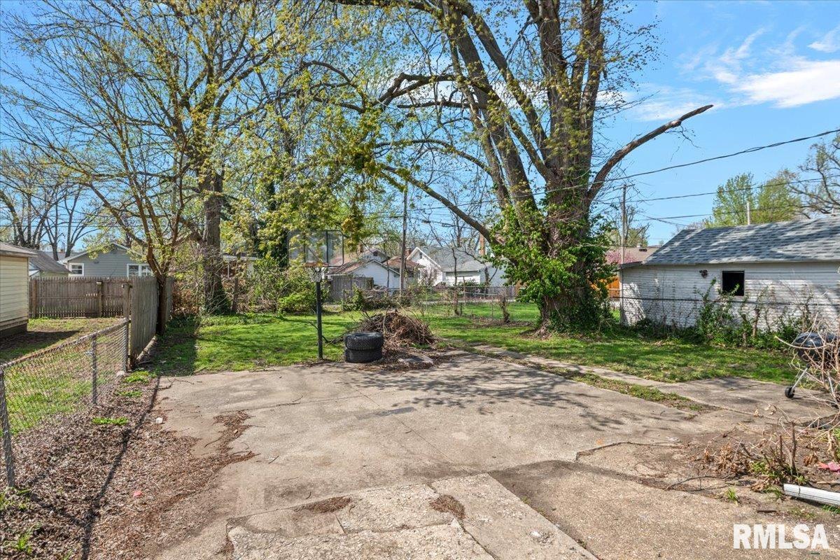 1901 South Spring Street Springfield, IL 62704 - Photo 19 of 21