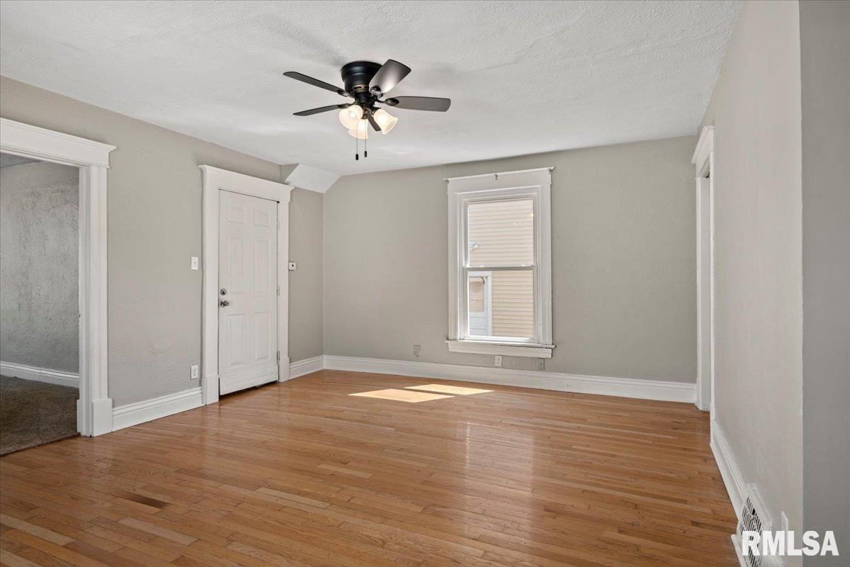 1901 South Spring Street Springfield, IL 62704 - Photo 3 of 21