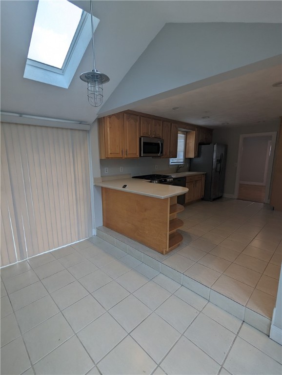 171 Monticello Road Pawtucket, RI 02861 - Photo 12 of 27 Gallery Image 12