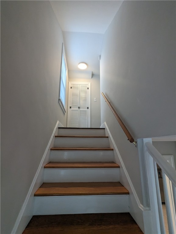 171 Monticello Road Pawtucket, RI 02861 - Photo 14 of 27 Gallery Image 14