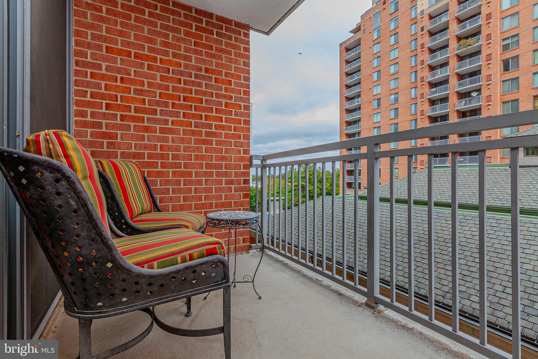 11710 Old Georgetown Road, Unit 422 North Bethesda, MD 20852 - Photo 20 of 28 a view of a balcony with chairs
