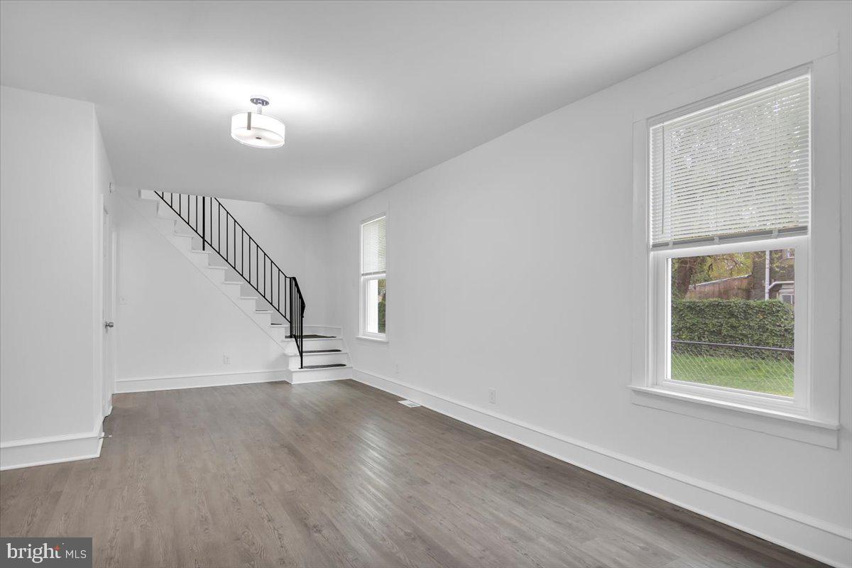 426 Bridge Street Beverly, NJ 08010 - Photo 6 of 28