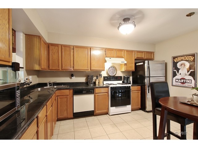 1221 Ranchview Court Buffalo Grove, IL 60089 - Photo 3 of 10