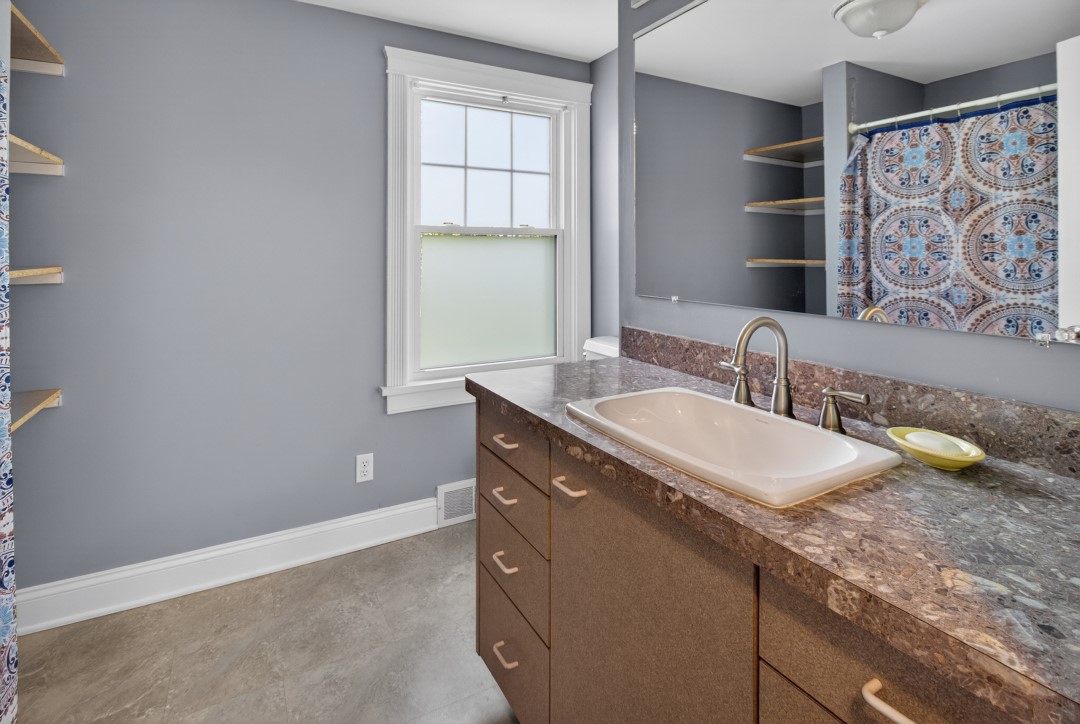 166 Ayrault Road Perinton, NY 14450 - Photo 25 of 49 Ensuite bathroom