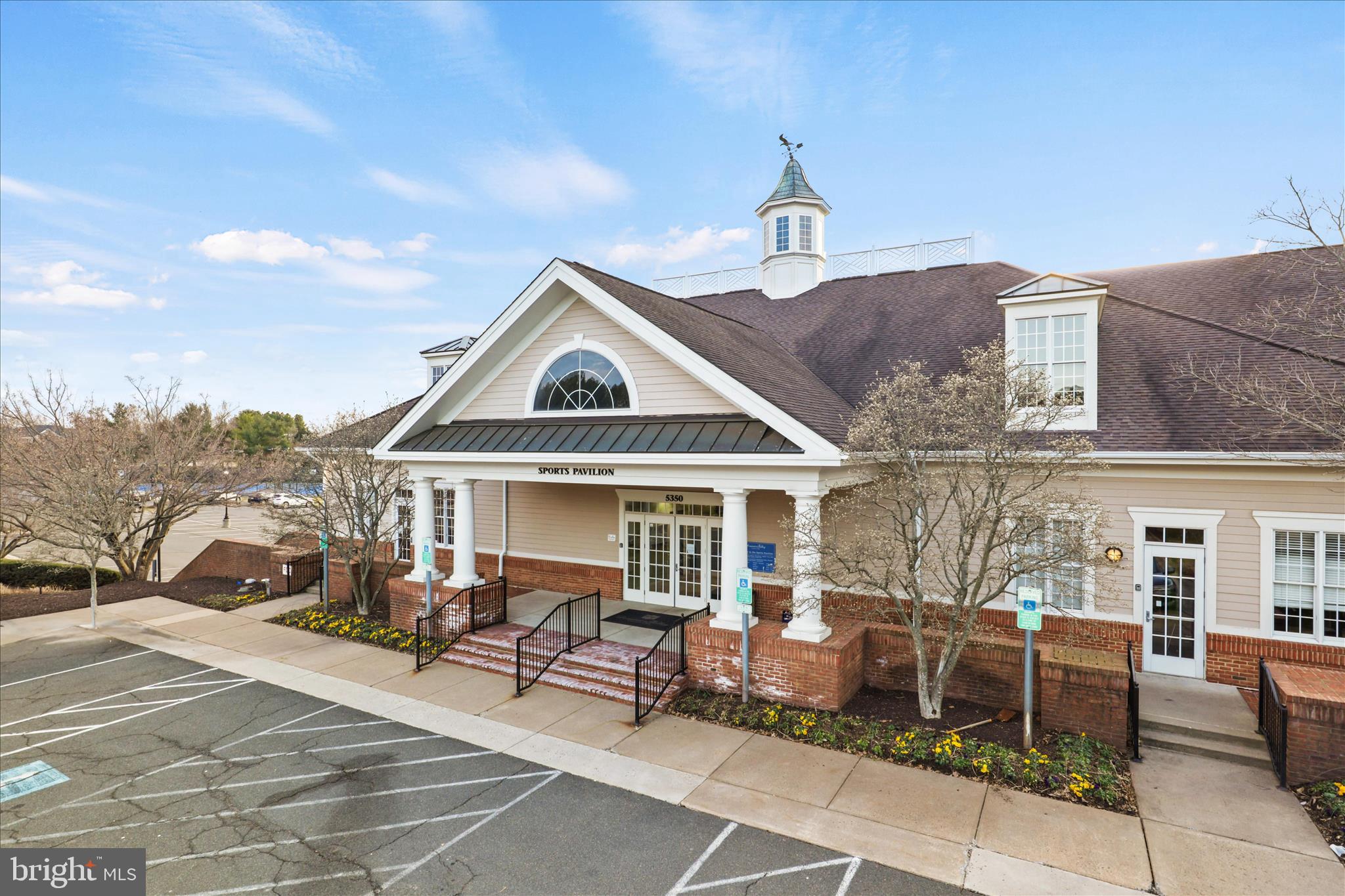 15221 Londons Bridge Road Haymarket, VA 20169 - Photo 32 of 43 a view of a house with a outdoor space