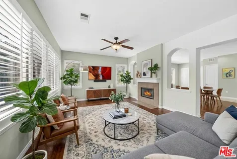 $1,100,000 | 28346 Linda Vista Street, Santa Clarita, CA 91387