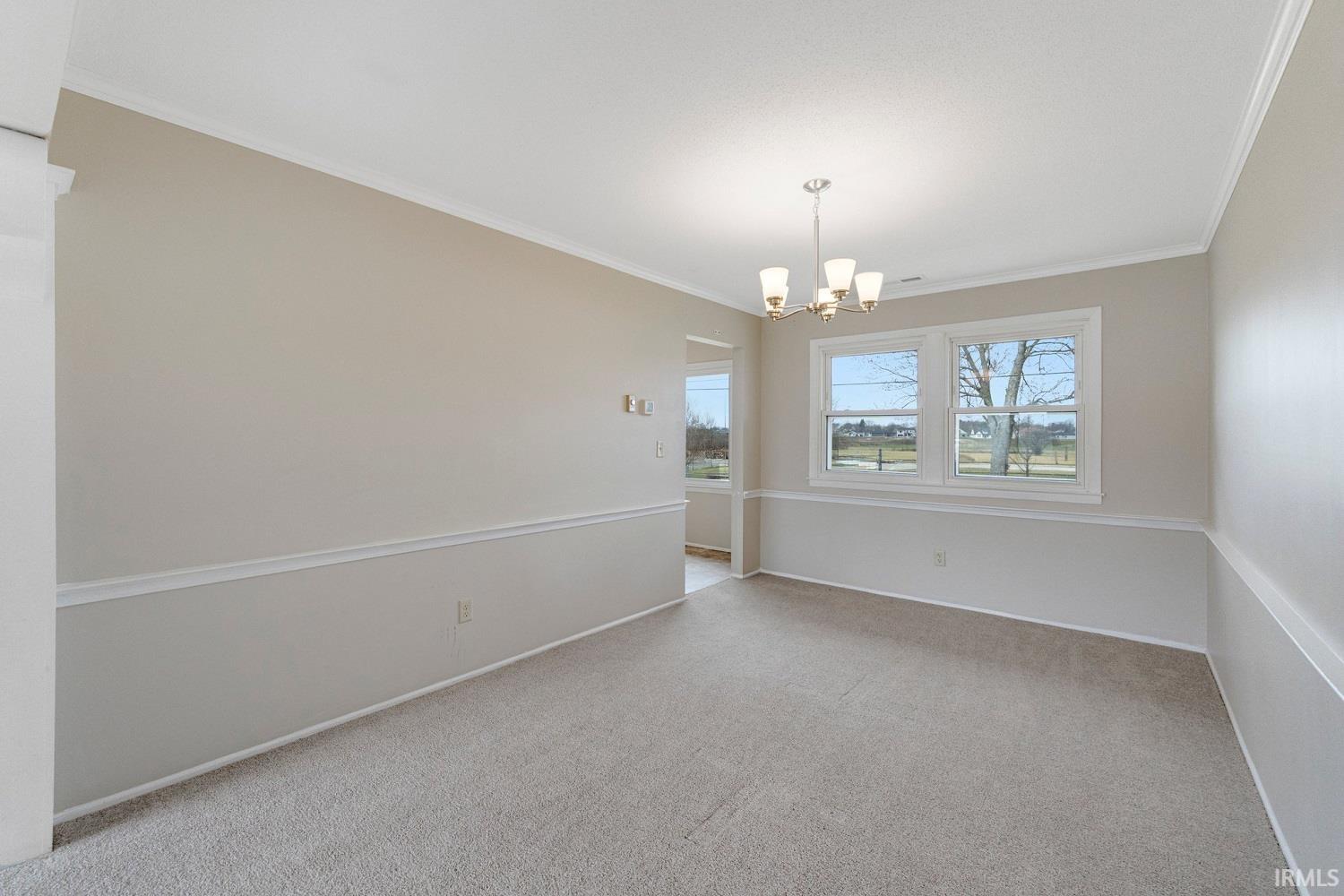 6830 Selkirk Drive Fort Wayne, IN 46816 - Photo 6 of 36