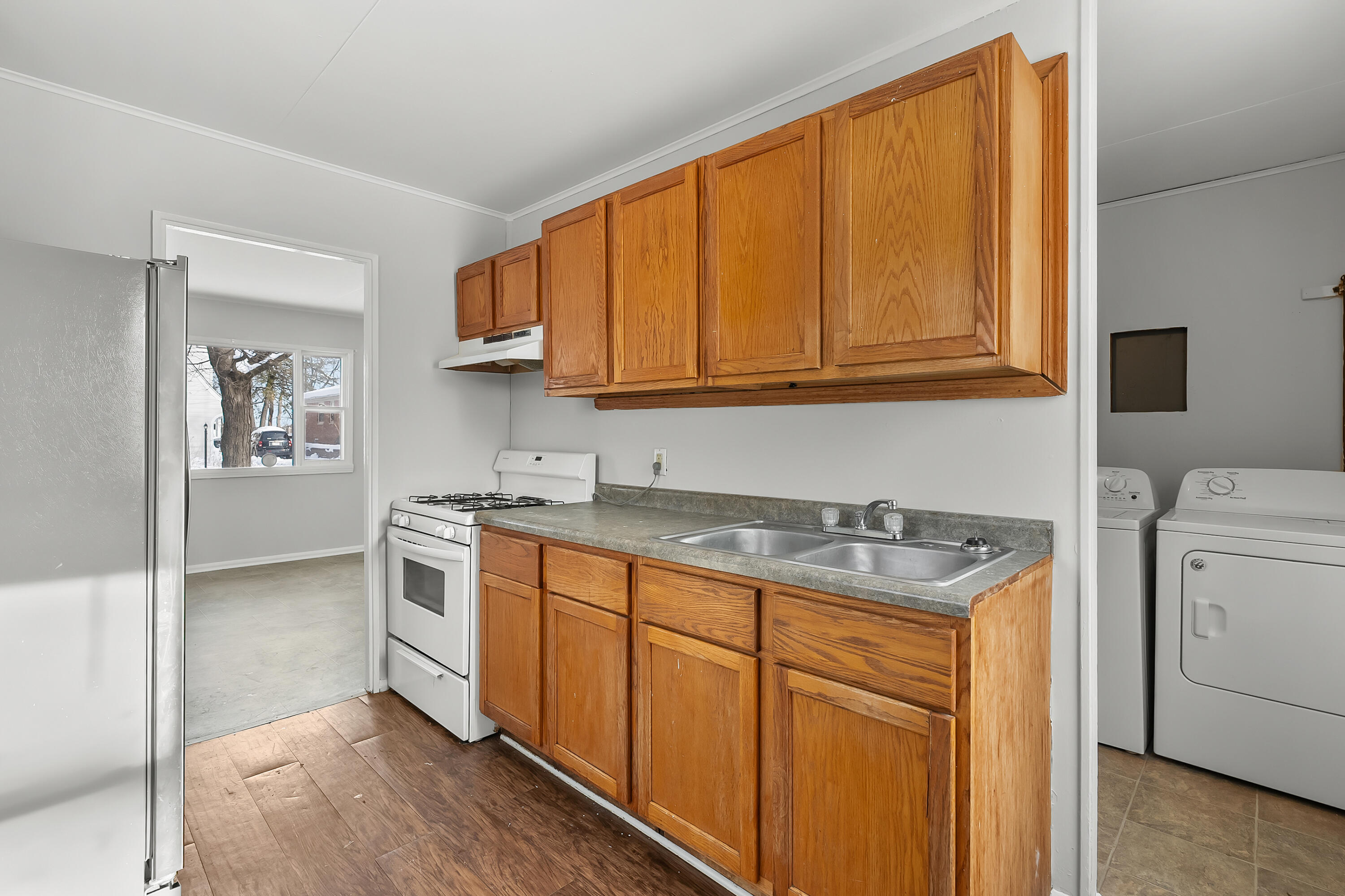 826 Fulton Street Kalamazoo, MI 49001 - Photo 9 of 20 Fulton St 826 Kalamazoo 49001-8