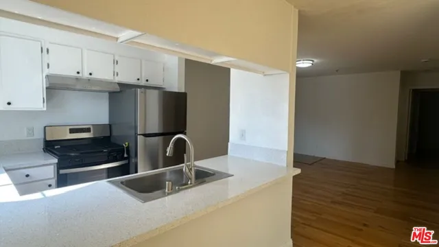 a close view of stove top oven