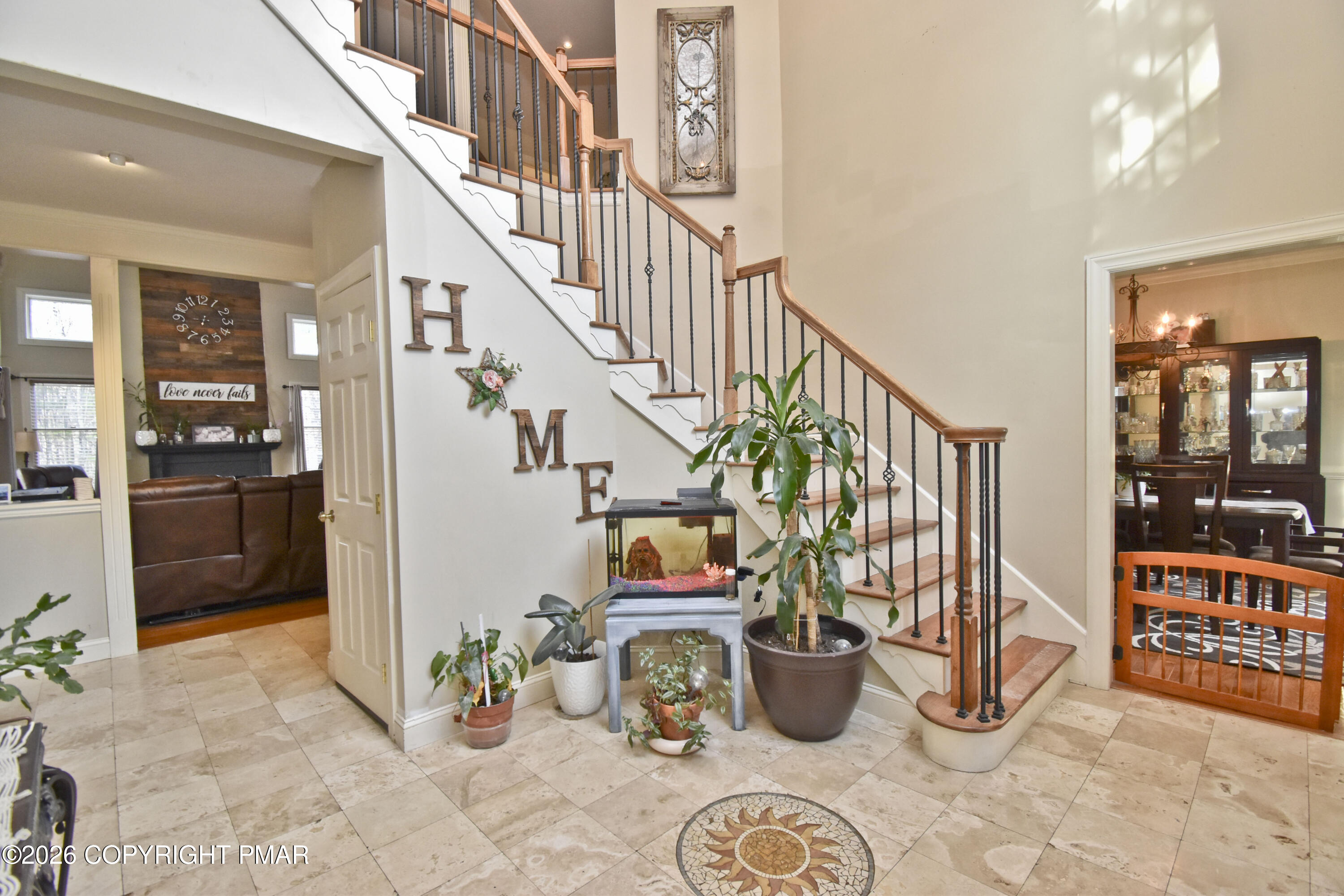 155 Chase Road Stroudsburg, PA 18360 - Photo 2 of 78 2 Foyer (1)