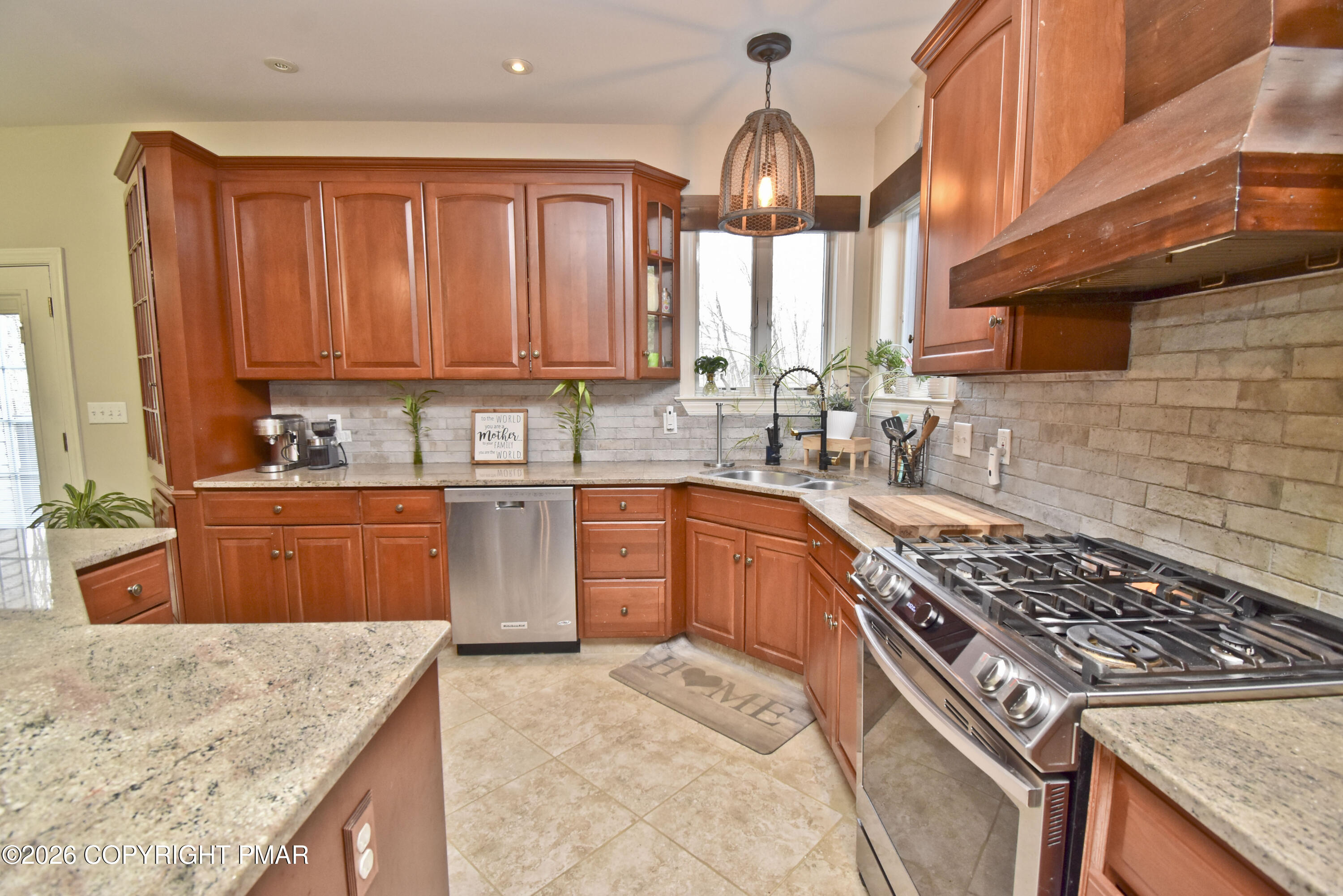 155 Chase Road Stroudsburg, PA 18360 - Photo 21 of 78 5 Kitchen (9)