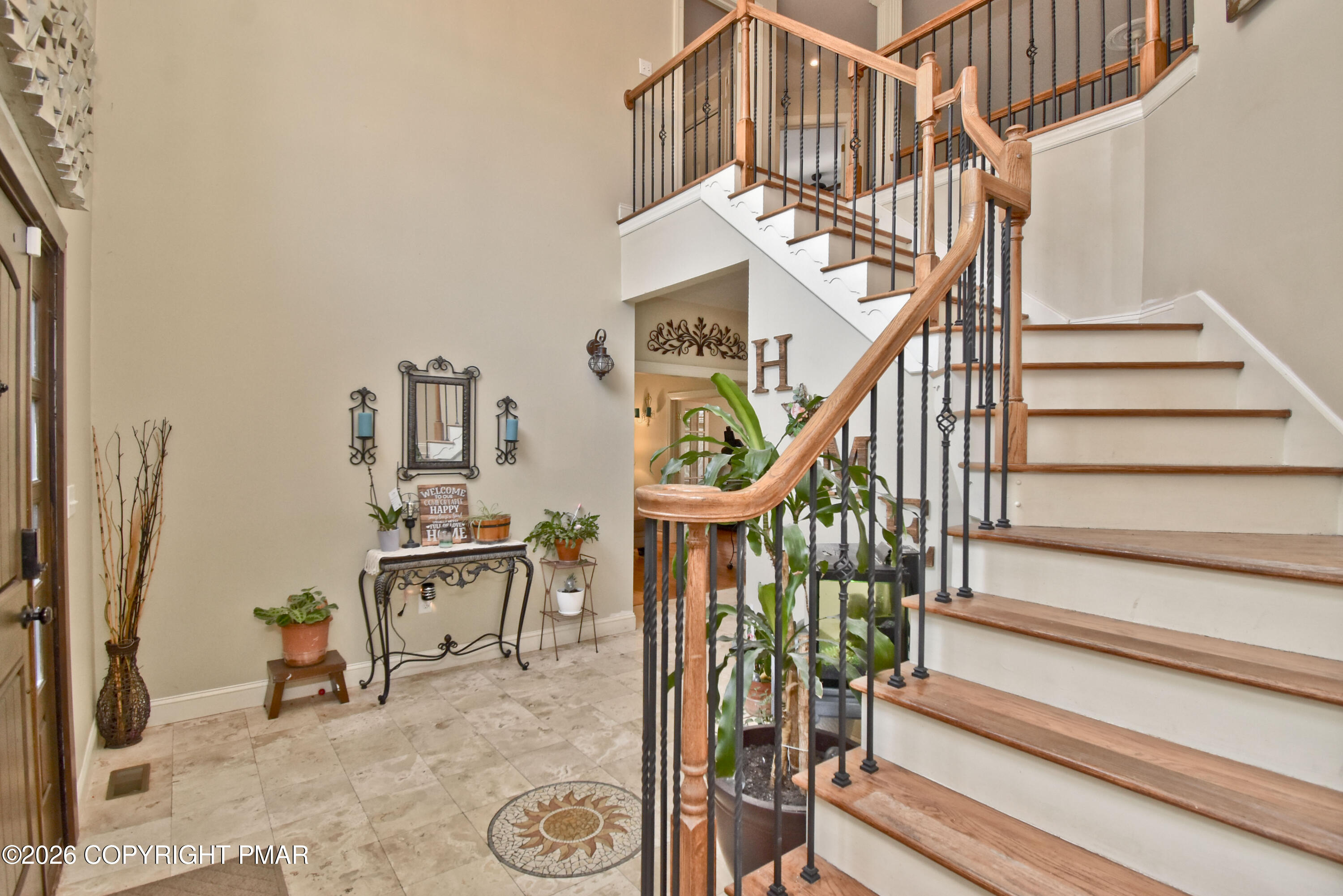 155 Chase Road Stroudsburg, PA 18360 - Photo 3 of 78 2 Foyer (3)