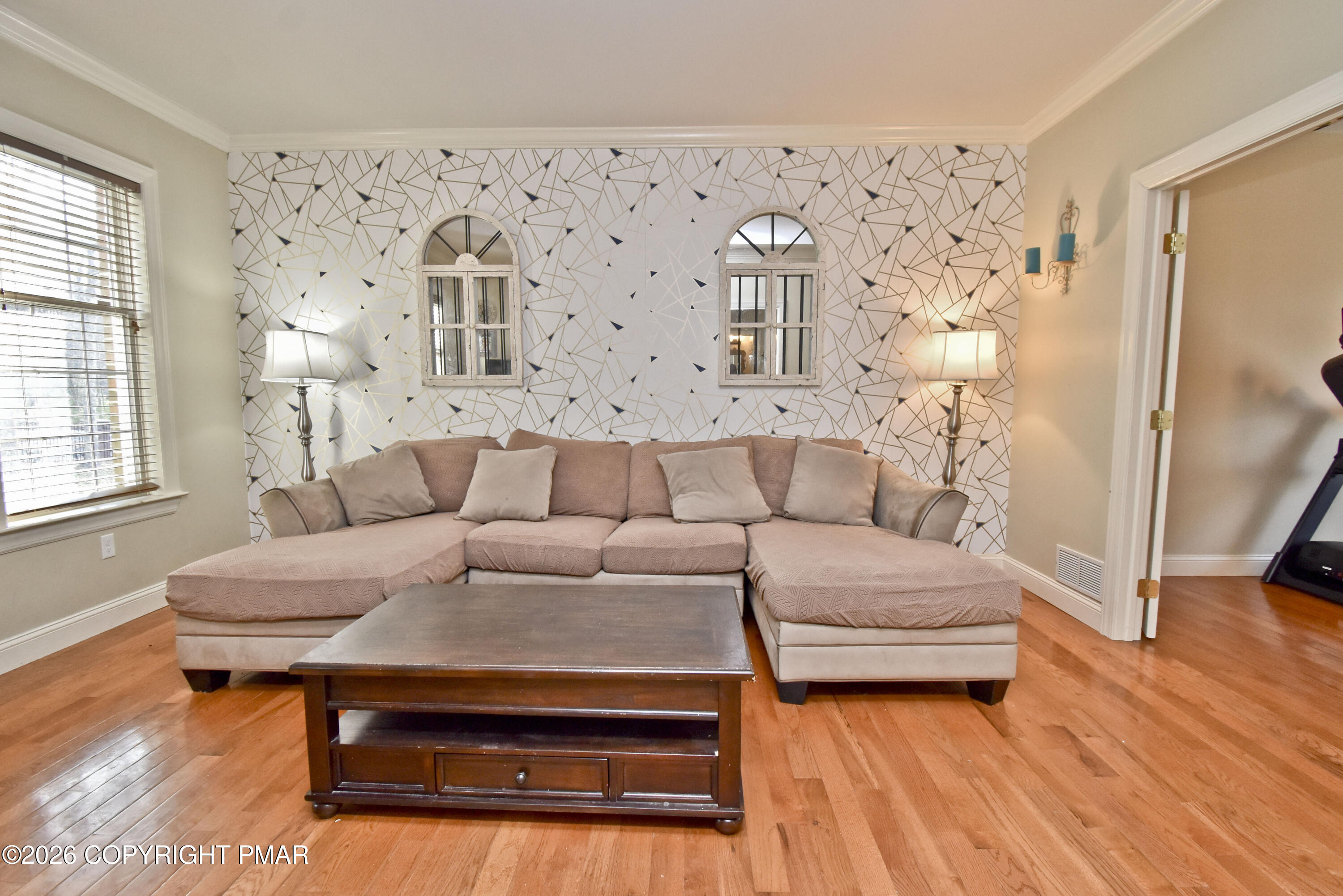 155 Chase Road Stroudsburg, PA 18360 - Photo 4 of 78 3 Living Room (1)