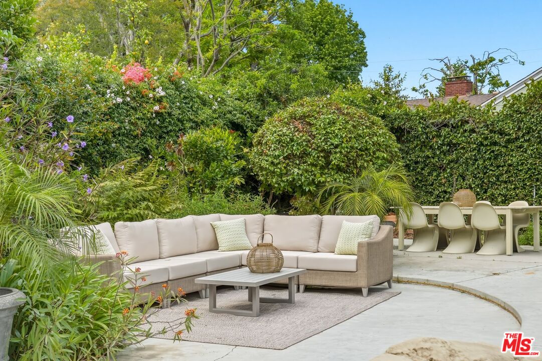 13019 Addison Street Sherman Oaks, CA 91423 - Photo 25 of 28 a view of sitting area with furniture and garden