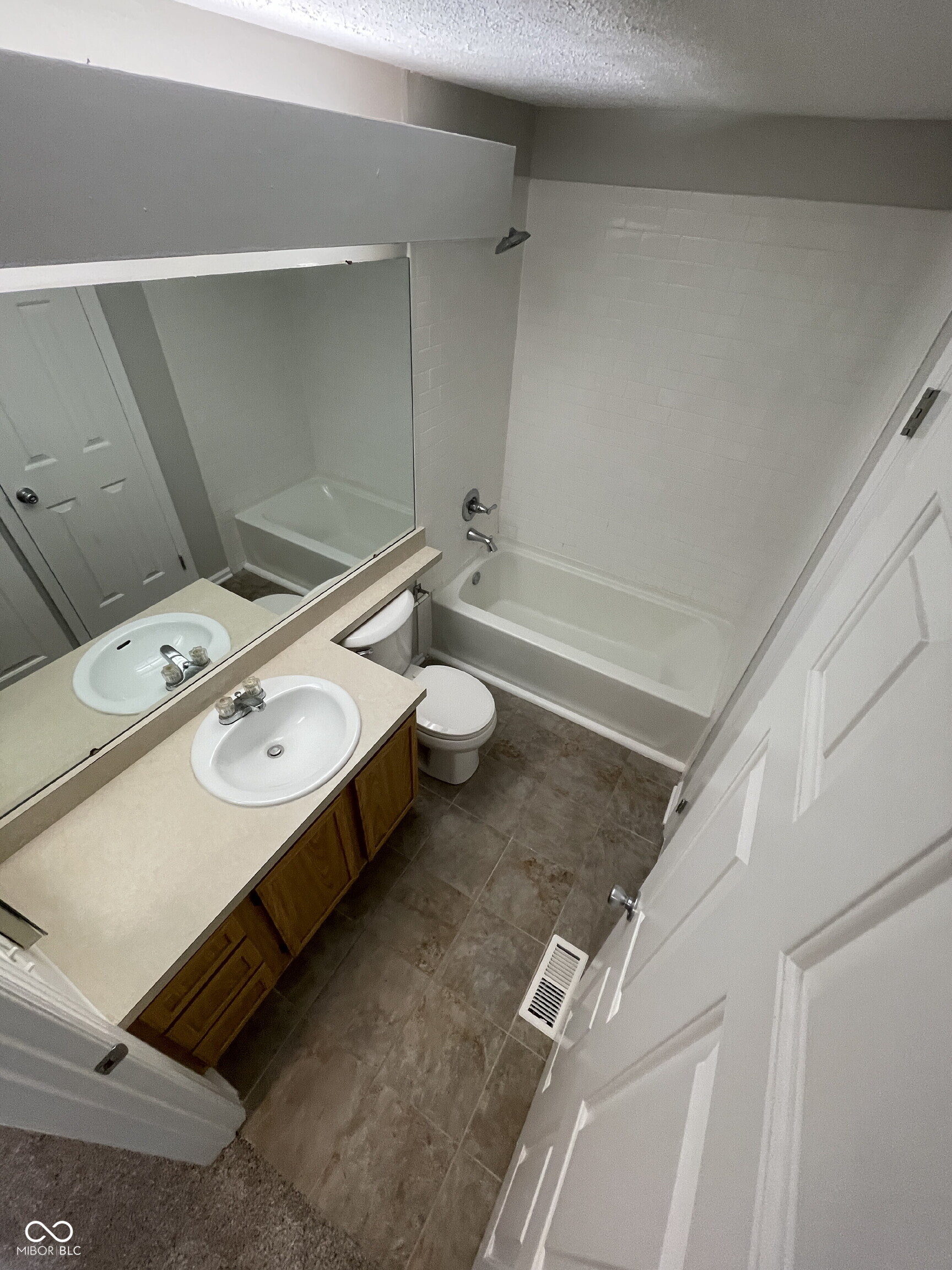 8536 Hague Road Indianapolis, IN 46256 - Photo 9 of 18