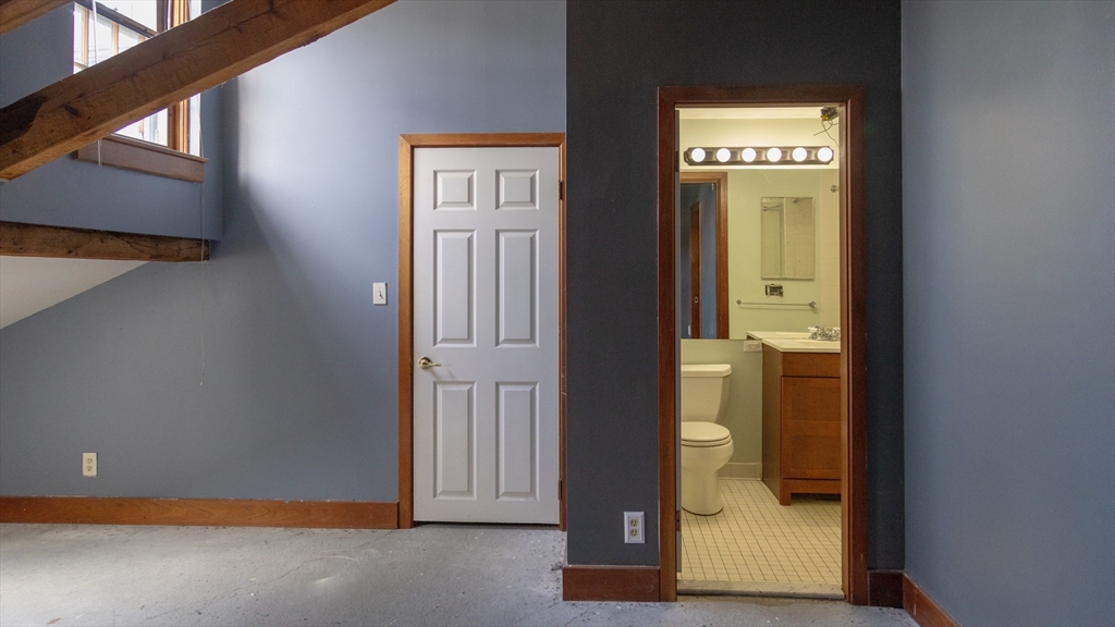 555 South Main Street, Unit 321 Providence, RI 02903 - Photo 21 of 22 a view of an entryway door