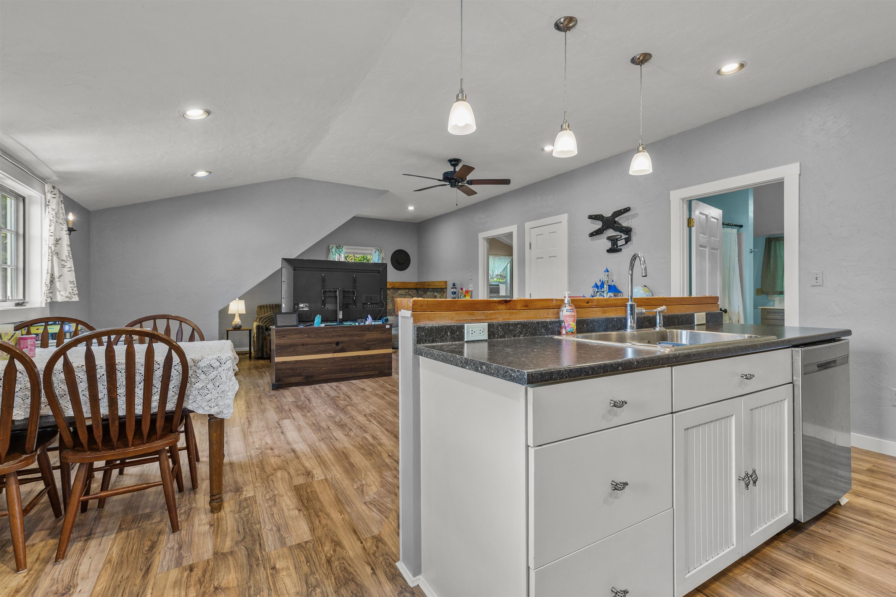 1662 Latham Road Thetford, VT 05043 - Photo 38 of 60