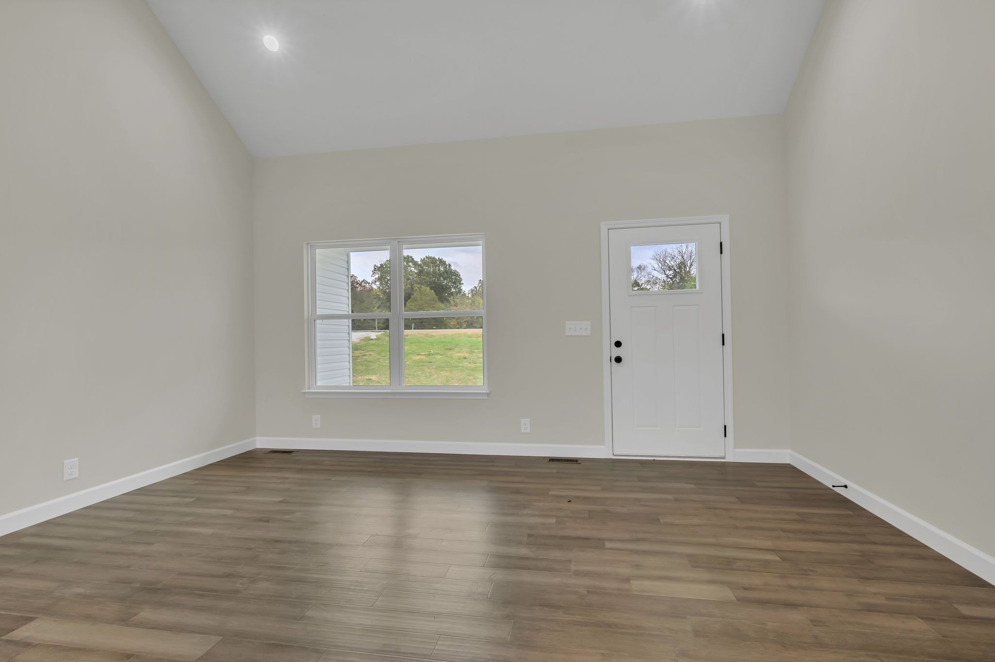 1726 Columbia Road Dickson, TN 37055 - Photo 8 of 34 Gallery Image 8