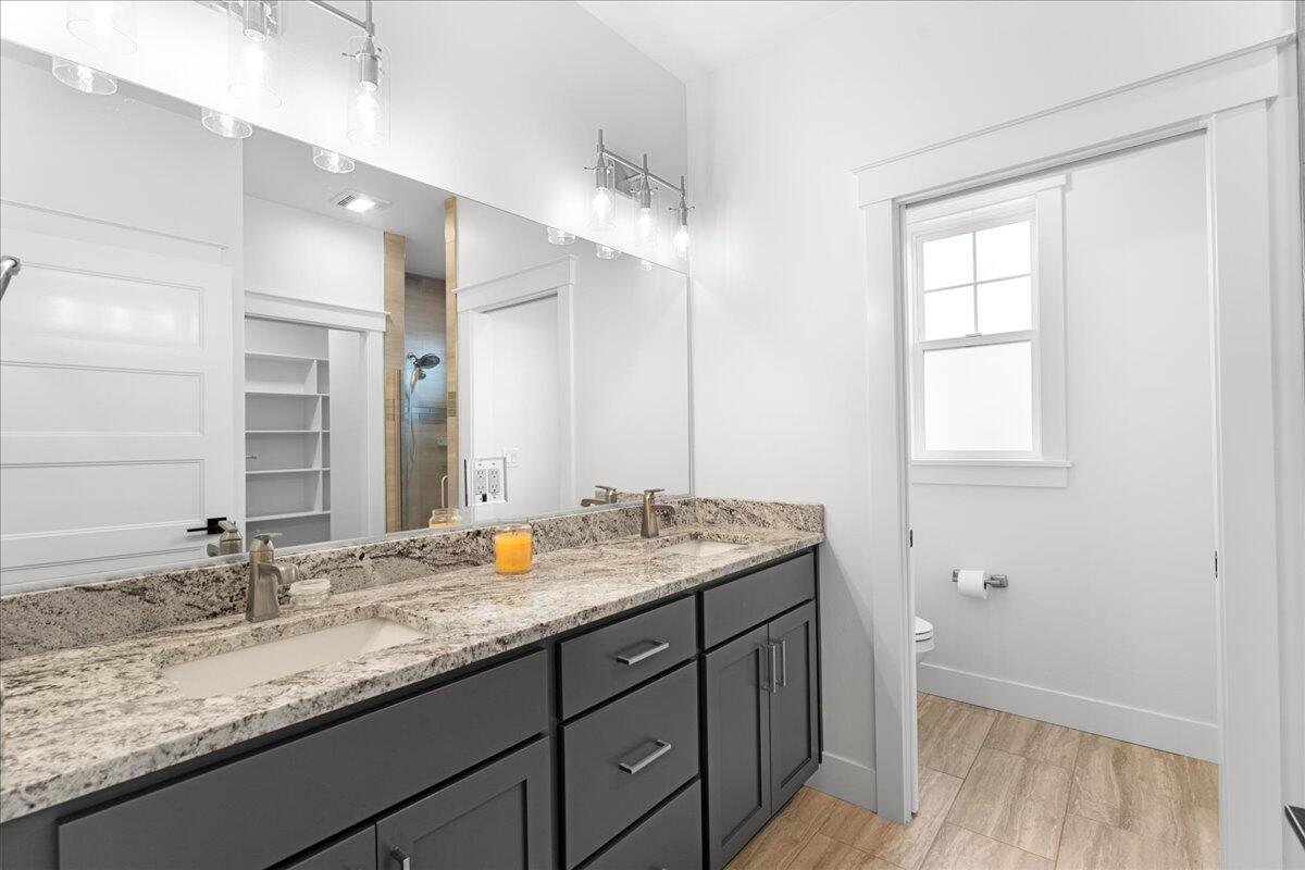 409 Castle Terrace Drive Central Point, OR 97502 - Photo 21 of 33