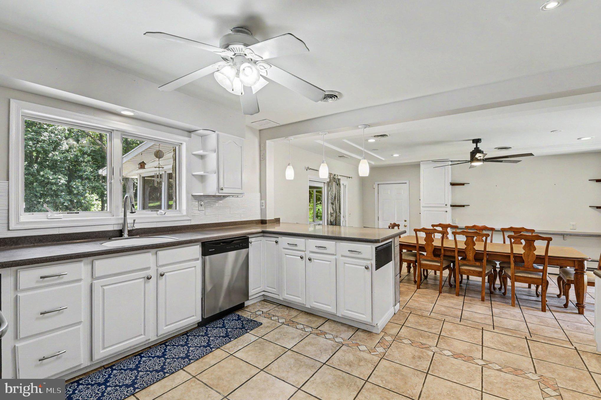 2919 Nelson Lane Fallston, MD 21047 - Photo 13 of 67 Table space