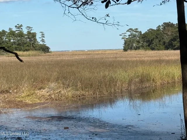 $1,500,000 | 1208 De La Pointe Drive, Gautier, MS 39553