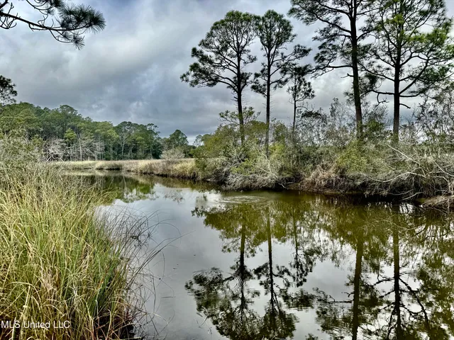 $1,500,000 | 1208 De La Pointe Drive, Gautier, MS 39553