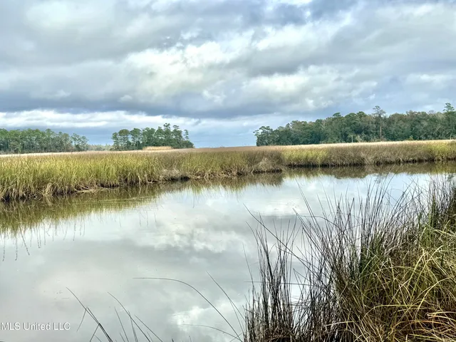 $1,500,000 | 1208 De La Pointe Drive, Gautier, MS 39553