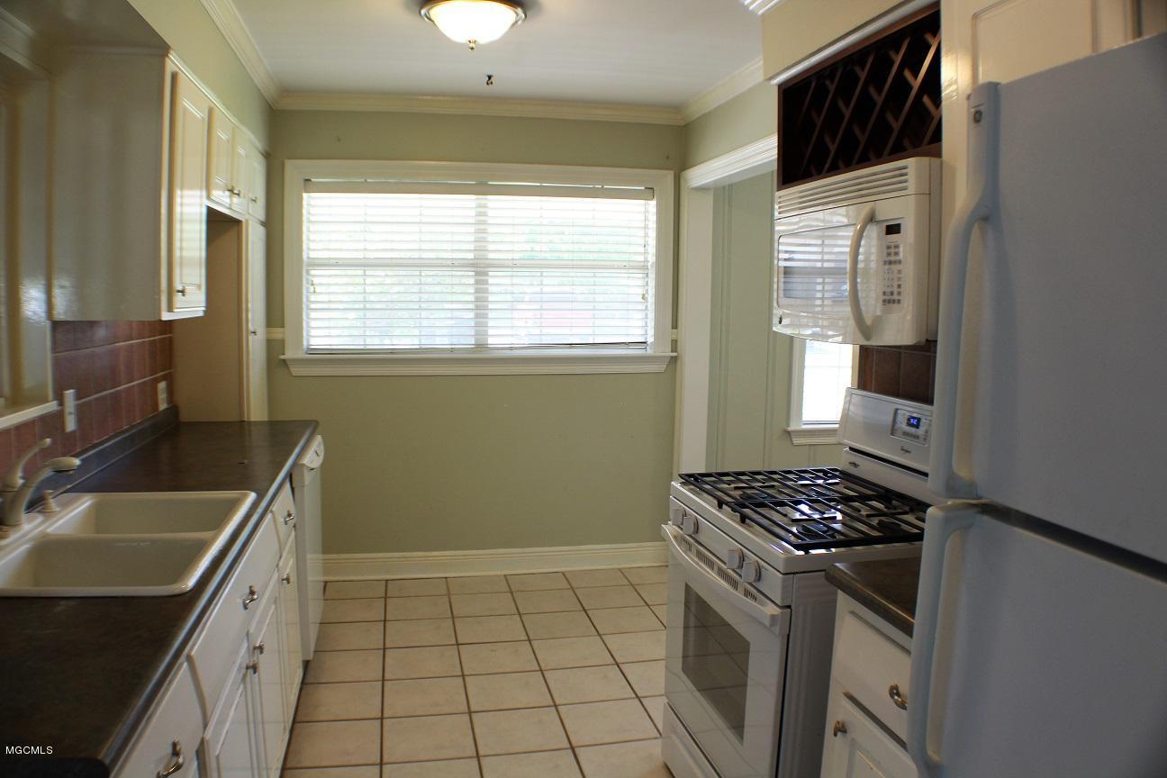 1746 Courthouse Road Gulfport, MS 39507 - Photo 5 of 14 IMG_0414