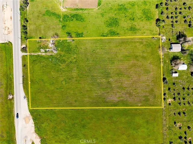 a view of an outdoor space