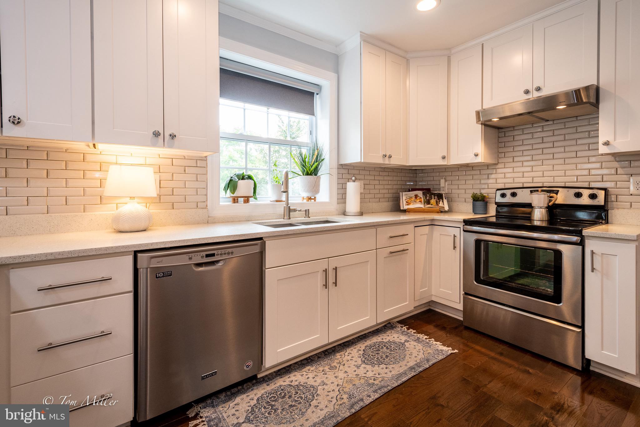 1204 Merediths Ford Road Towson, MD 21286 - Photo 8 of 49 Updated SS appliances & subway tile backsplash