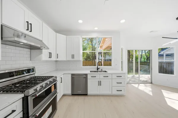 $465,999 | 82 North Apple Springs Circle, The Woodlands, TX 77382