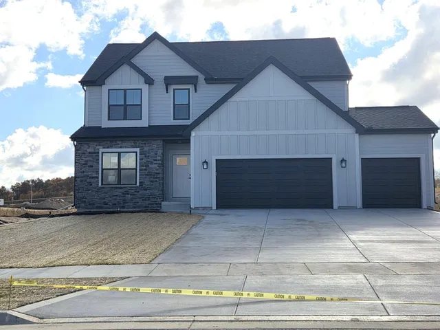 $599,900 | 2491 Boulder Drive, Slinger, WI 53086