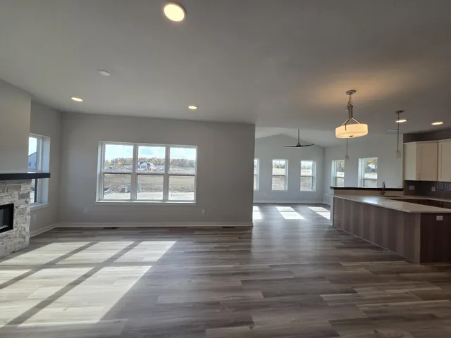 $599,900 | 2491 Boulder Drive, Slinger, WI 53086