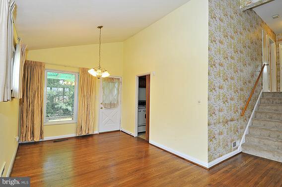928 Vanderwood Road Catonsville, MD 21228 - Photo 4 of 17 Dining Room