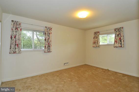 928 Vanderwood Road Catonsville, MD 21228 - Photo 6 of 17 Bedroom