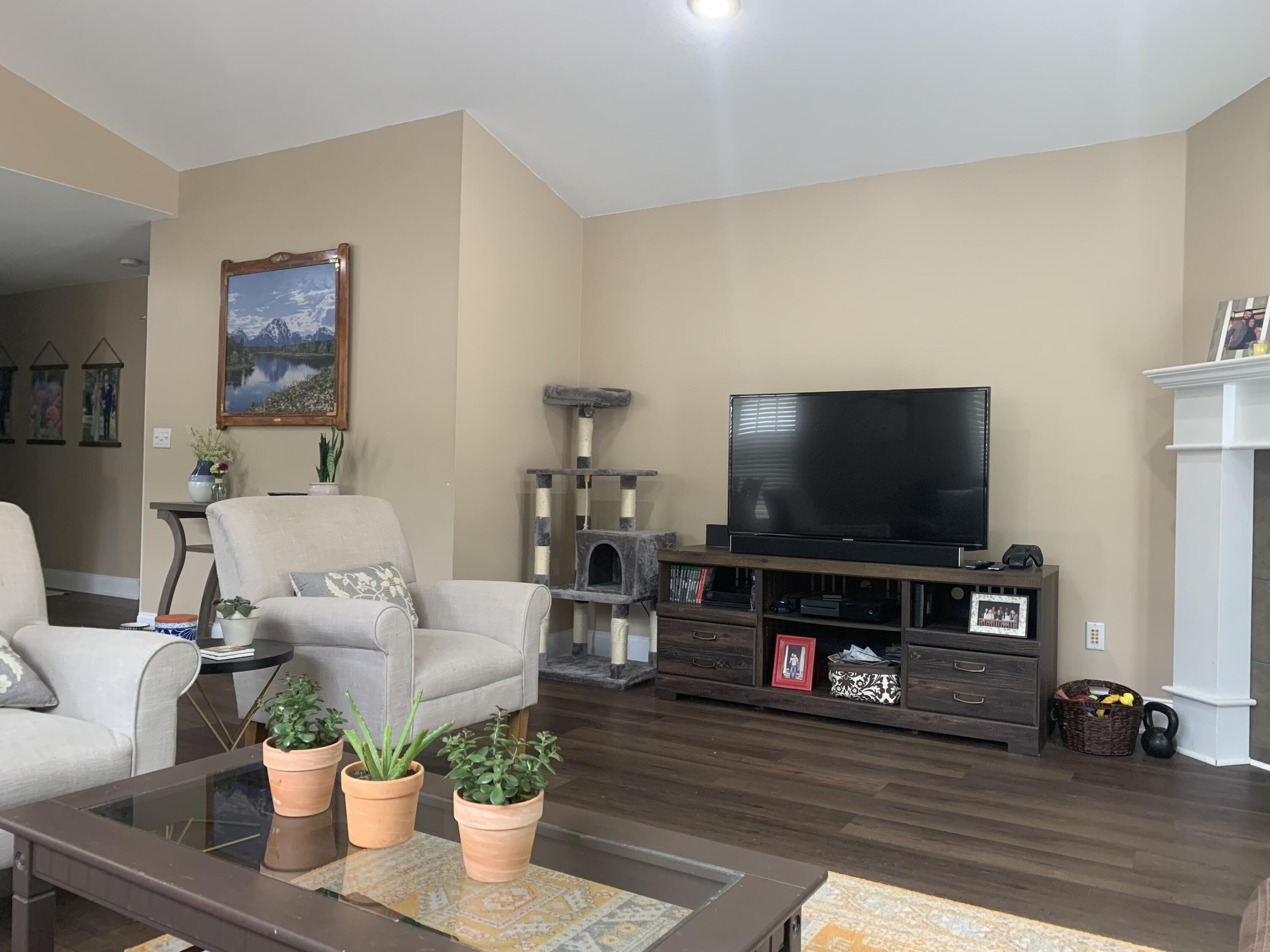 3804 Kellys Ferry Road Chattanooga, TN 37419 - Photo 12 of 26 Great Room V3