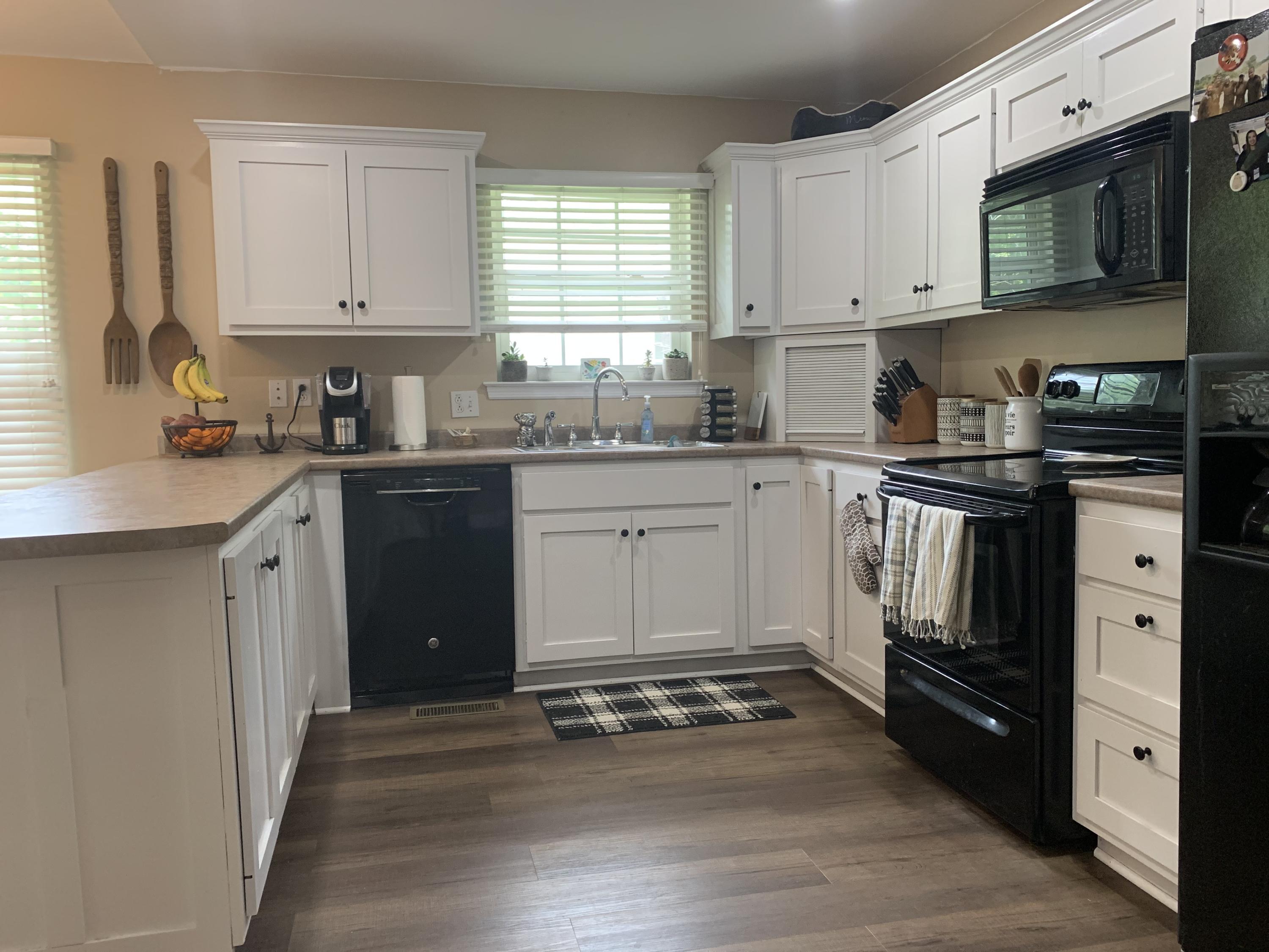 3804 Kellys Ferry Road Chattanooga, TN 37419 - Photo 15 of 26 Kitchen