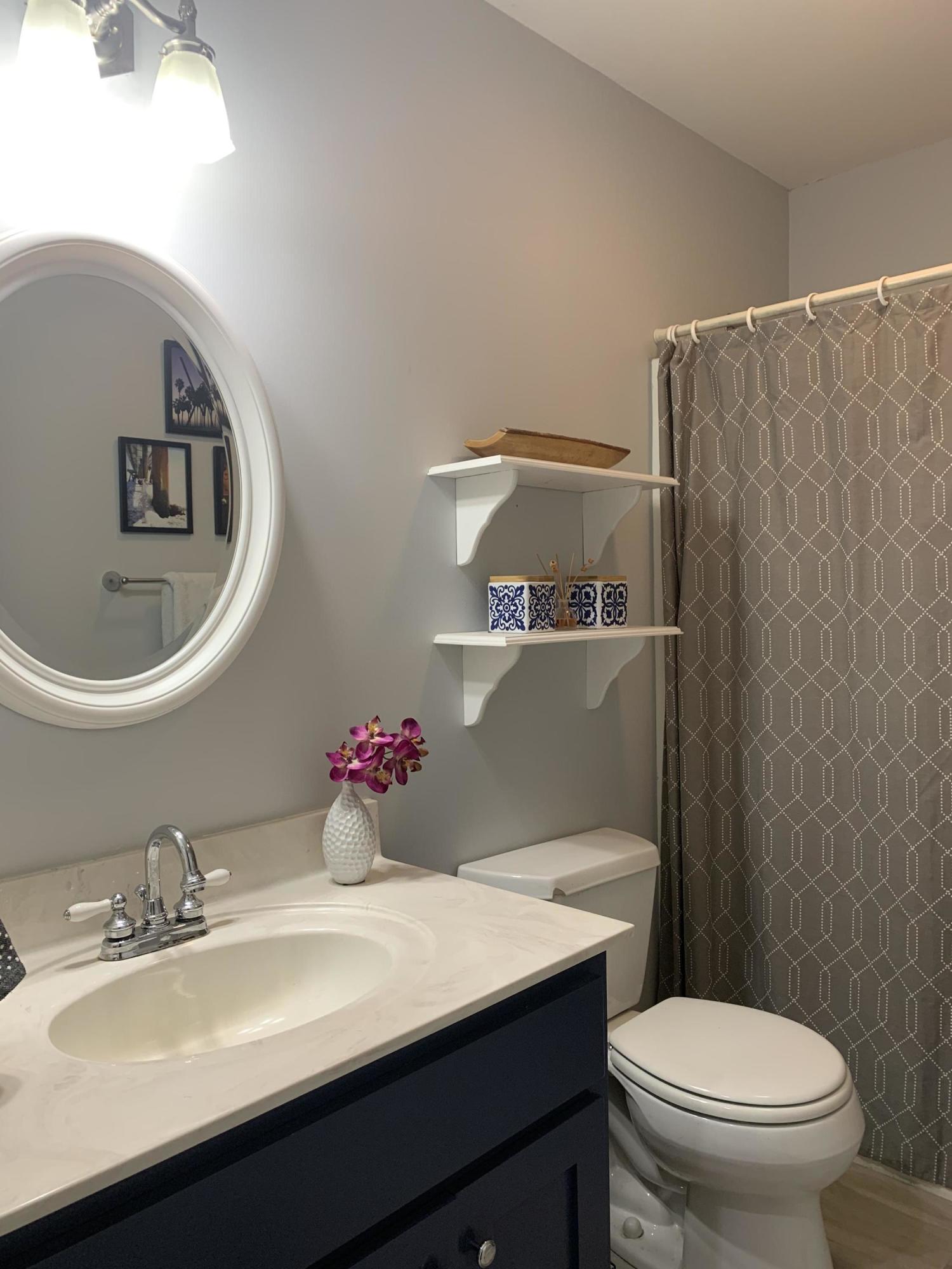 3804 Kellys Ferry Road Chattanooga, TN 37419 - Photo 18 of 26 Guest Bath